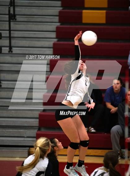 Thumbnail 3 in Arapahoe vs. Rocky Mountain (CHSAA 5A Regional Playoff) photogallery.