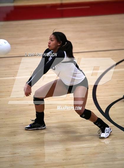 Thumbnail 3 in Arapahoe vs. Rocky Mountain (CHSAA 5A Regional Playoff) photogallery.