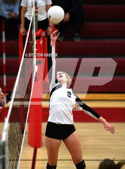 Thumbnail 1 in Arapahoe vs. Rocky Mountain (CHSAA 5A Regional Playoff) photogallery.