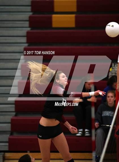 Thumbnail 1 in Arapahoe vs. Rocky Mountain (CHSAA 5A Regional Playoff) photogallery.