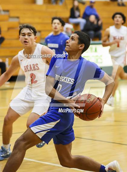 Thumbnail 3 in Selma vs. Hanford West photogallery.