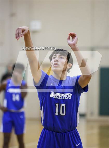Thumbnail 2 in Selma vs. Hanford West photogallery.