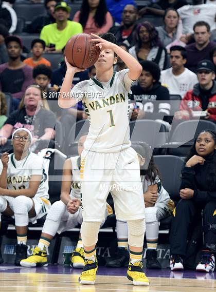 Thumbnail 1 in Mater Dei vs. Vanden (CIF State D2 Final) photogallery.