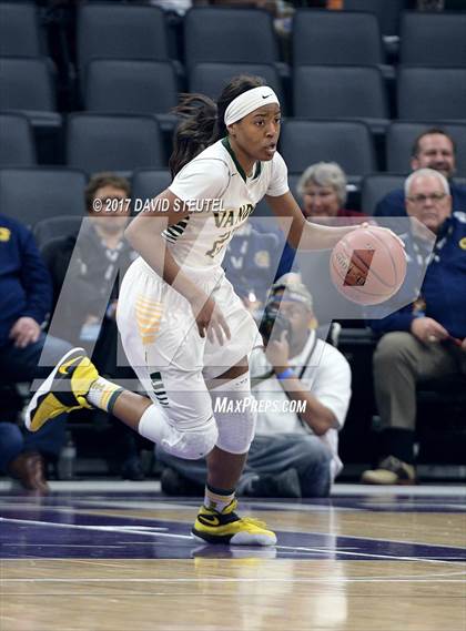 Thumbnail 2 in Mater Dei vs. Vanden (CIF State D2 Final) photogallery.