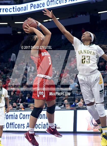 Thumbnail 3 in Mater Dei vs. Vanden (CIF State D2 Final) photogallery.