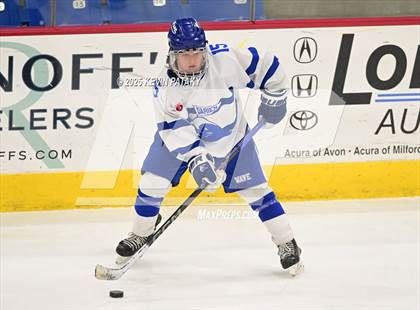 Thumbnail 2 in Simsbury vs. Darien (CIAC DI Semifinal) photogallery.