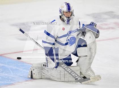 Thumbnail 3 in Simsbury vs. Darien (CIAC DI Semifinal) photogallery.