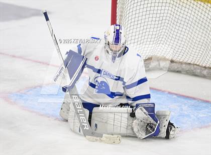 Thumbnail 3 in Simsbury vs. Darien (CIAC DI Semifinal) photogallery.
