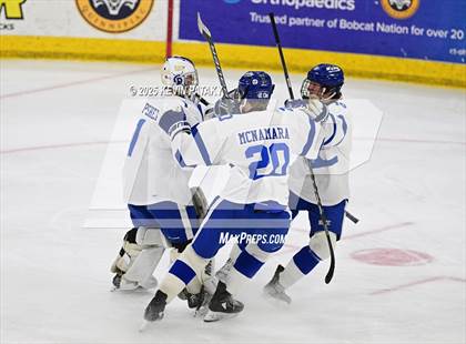 Thumbnail 3 in Simsbury vs. Darien (CIAC DI Semifinal) photogallery.