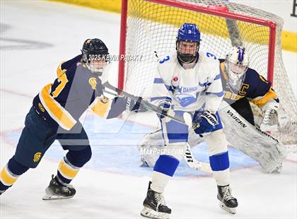 Thumbnail 1 in Simsbury vs. Darien (CIAC DI Semifinal) photogallery.