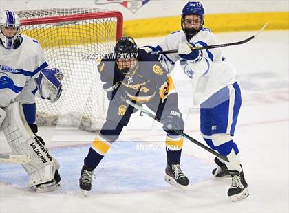 Thumbnail 1 in Simsbury vs. Darien (CIAC DI Semifinal) photogallery.
