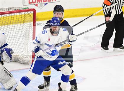 Thumbnail 1 in Simsbury vs. Darien (CIAC DI Semifinal) photogallery.