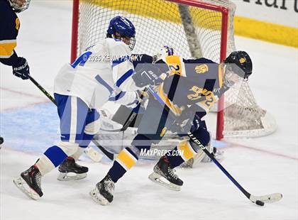 Thumbnail 2 in Simsbury vs. Darien (CIAC DI Semifinal) photogallery.