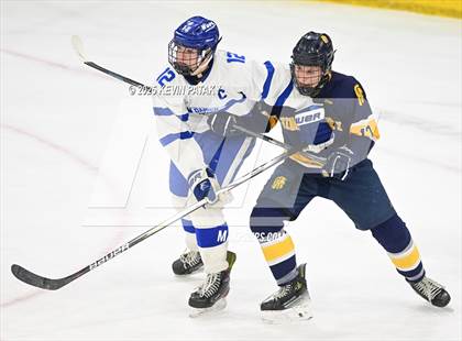 Thumbnail 1 in Simsbury vs. Darien (CIAC DI Semifinal) photogallery.