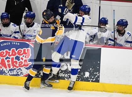Thumbnail 2 in Simsbury vs. Darien (CIAC DI Semifinal) photogallery.