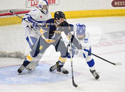 Thumbnail 2 in Simsbury vs. Darien (CIAC DI Semifinal) photogallery.