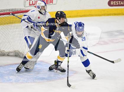 Thumbnail 3 in Simsbury vs. Darien (CIAC DI Semifinal) photogallery.