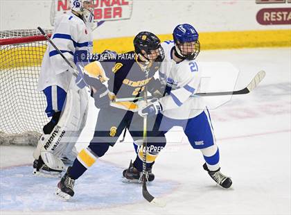 Thumbnail 3 in Simsbury vs. Darien (CIAC DI Semifinal) photogallery.