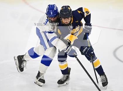 Thumbnail 1 in Simsbury vs. Darien (CIAC DI Semifinal) photogallery.