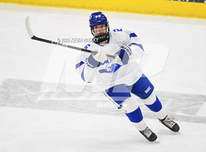 Thumbnail 1 in Simsbury vs. Darien (CIAC DI Semifinal) photogallery.