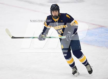 Thumbnail 2 in Simsbury vs. Darien (CIAC DI Semifinal) photogallery.