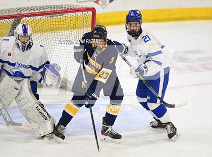 Thumbnail 1 in Simsbury vs. Darien (CIAC DI Semifinal) photogallery.
