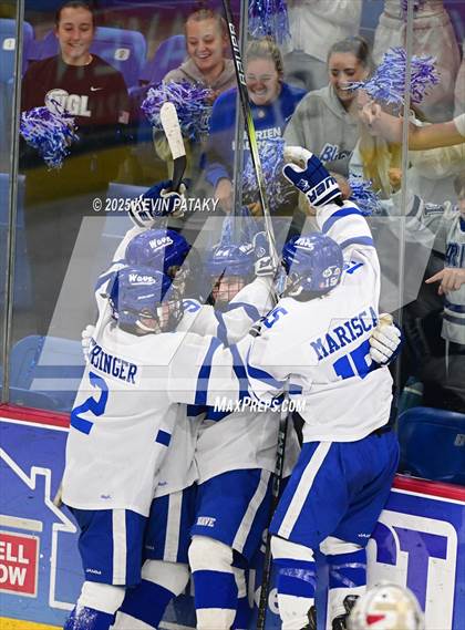 Thumbnail 1 in Simsbury vs. Darien (CIAC DI Semifinal) photogallery.