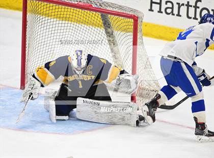 Thumbnail 2 in Simsbury vs. Darien (CIAC DI Semifinal) photogallery.