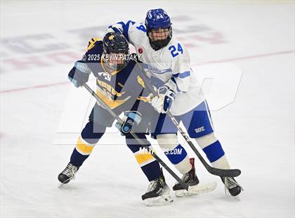 Thumbnail 3 in Simsbury vs. Darien (CIAC DI Semifinal) photogallery.