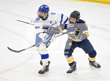 Thumbnail 1 in Simsbury vs. Darien (CIAC DI Semifinal) photogallery.