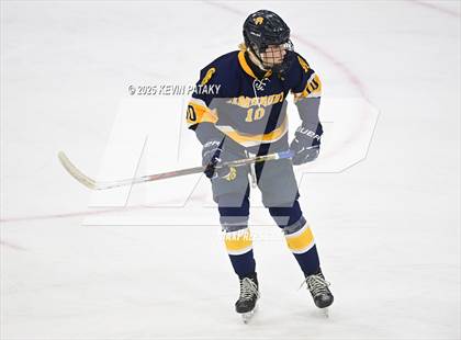 Thumbnail 1 in Simsbury vs. Darien (CIAC DI Semifinal) photogallery.