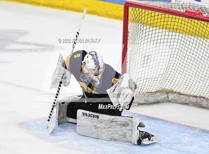 Thumbnail 1 in Simsbury vs. Darien (CIAC DI Semifinal) photogallery.