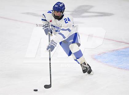 Thumbnail 3 in Simsbury vs. Darien (CIAC DI Semifinal) photogallery.