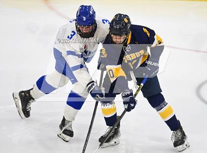 Thumbnail 2 in Simsbury vs. Darien (CIAC DI Semifinal) photogallery.