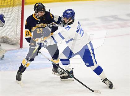 Thumbnail 3 in Simsbury vs. Darien (CIAC DI Semifinal) photogallery.