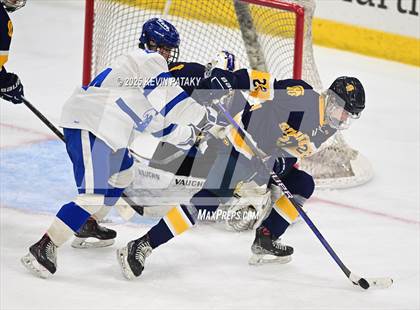 Thumbnail 3 in Simsbury vs. Darien (CIAC DI Semifinal) photogallery.