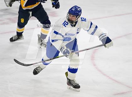 Thumbnail 2 in Simsbury vs. Darien (CIAC DI Semifinal) photogallery.
