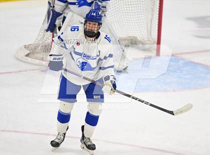 Thumbnail 1 in Simsbury vs. Darien (CIAC DI Semifinal) photogallery.
