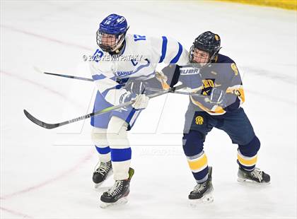 Thumbnail 2 in Simsbury vs. Darien (CIAC DI Semifinal) photogallery.