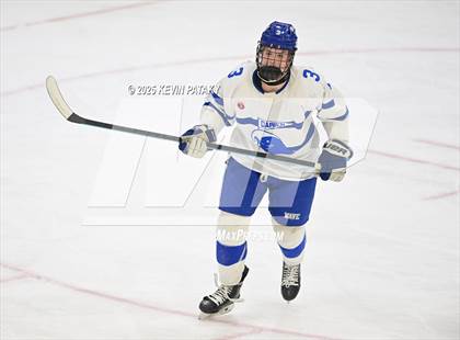 Thumbnail 1 in Simsbury vs. Darien (CIAC DI Semifinal) photogallery.