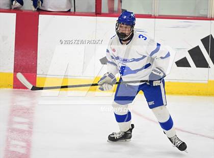 Thumbnail 1 in Simsbury vs. Darien (CIAC DI Semifinal) photogallery.
