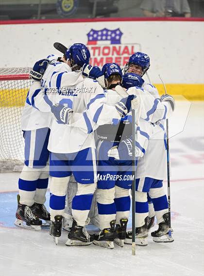 Thumbnail 1 in Simsbury vs. Darien (CIAC DI Semifinal) photogallery.