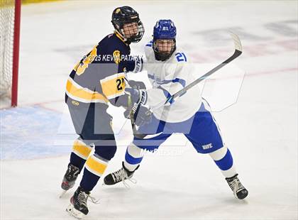 Thumbnail 3 in Simsbury vs. Darien (CIAC DI Semifinal) photogallery.