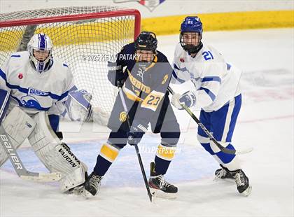 Thumbnail 2 in Simsbury vs. Darien (CIAC DI Semifinal) photogallery.