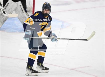 Thumbnail 3 in Simsbury vs. Darien (CIAC DI Semifinal) photogallery.