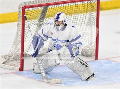 Thumbnail 1 in Simsbury vs. Darien (CIAC DI Semifinal) photogallery.