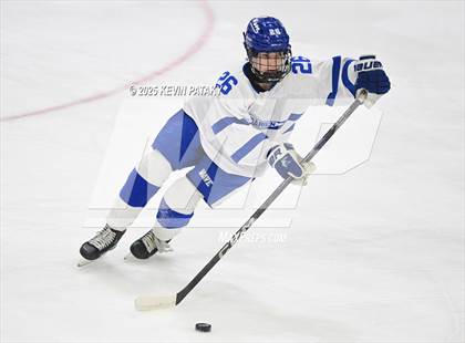 Thumbnail 1 in Simsbury vs. Darien (CIAC DI Semifinal) photogallery.