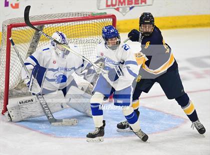 Thumbnail 3 in Simsbury vs. Darien (CIAC DI Semifinal) photogallery.