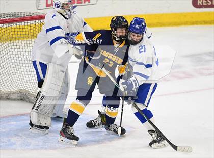 Thumbnail 1 in Simsbury vs. Darien (CIAC DI Semifinal) photogallery.