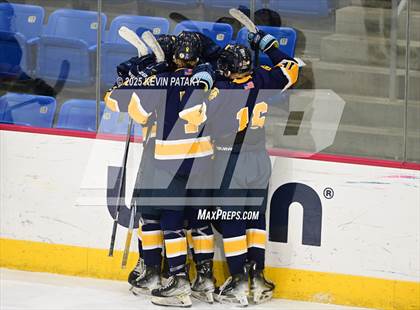 Thumbnail 1 in Simsbury vs. Darien (CIAC DI Semifinal) photogallery.